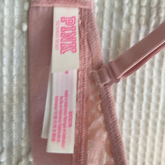 2 VS PINK Bras - Picture 3 of 5